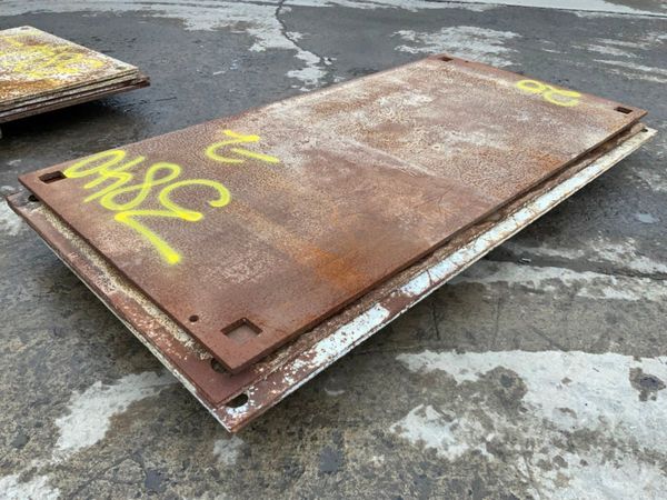 20mm ROAD CROSSING PLATE / TRENCH COVERS...3840. 369573157