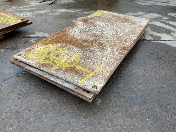 20mm ROAD CROSSING PLATE / TRENCH COVERS...3840. 369573164