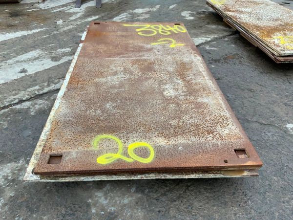 20mm ROAD CROSSING PLATE / TRENCH COVERS...3840. 369573168
