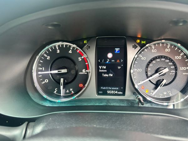 Toyota hilux icon 2.4 **price inc vat** 369627118