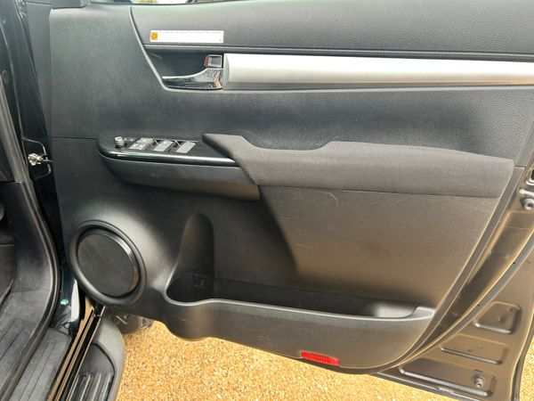 Toyota hilux icon 2.4 **price inc vat** 369627121