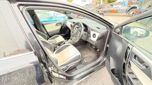 Toyota Auris 1.8 Hybrid 2017 369629074