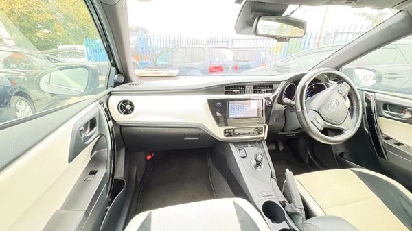 Toyota Auris 1.8 Hybrid 2017 369629072