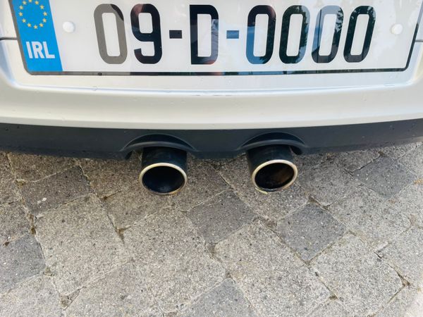 2009  VOLKSWAGEN R32 3.2 VR6 DSG 4 MOTION 369621000