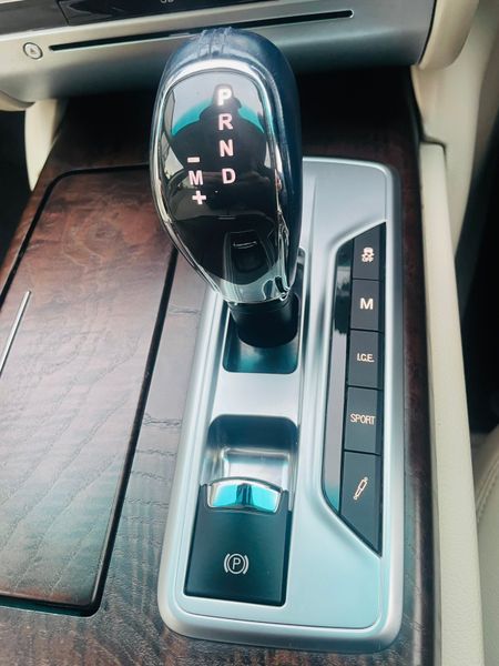 2013 (132) MASERATI QUATTROPORTE 3.0 V6 S 369621105