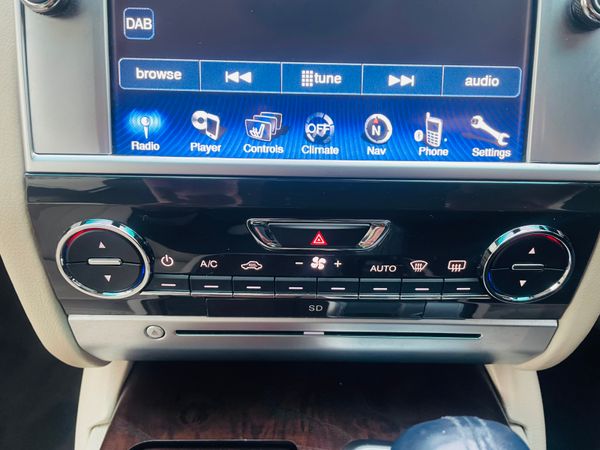 2013 (132) MASERATI QUATTROPORTE 3.0 V6 S 369621103