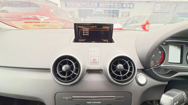 Audi A1 1.0 TFSI Automatic 2015 369630060