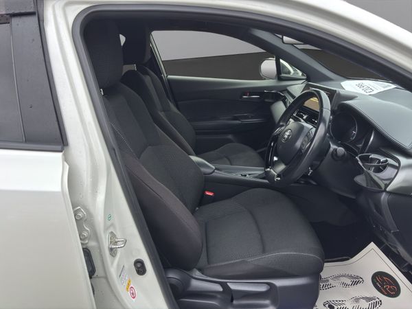 2018 TOYOTA C-HR HYBRID (S28) 369632596