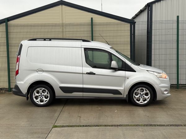 Ford Transit 2015 369652341
