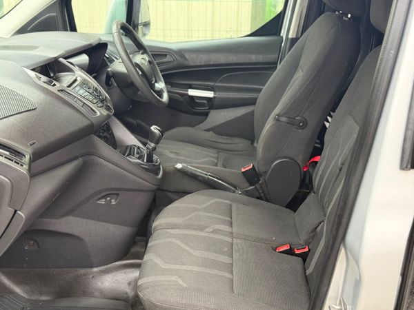 Ford Transit 2015 369652381