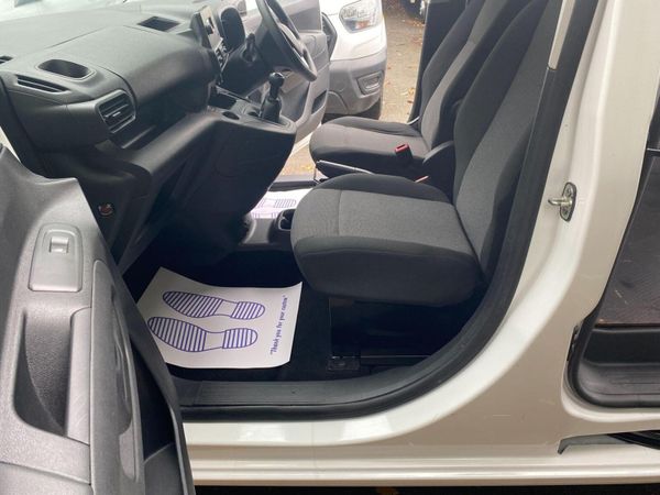 Vauxhall Combo 2019 369665908