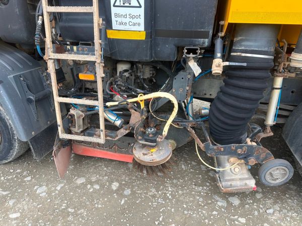 2019 DAF LF...JOHNSTON ROAD SWEEPER...106 KM 369667858
