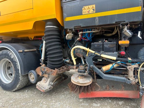 2019 DAF LF...JOHNSTON ROAD SWEEPER...106 KM 369667853