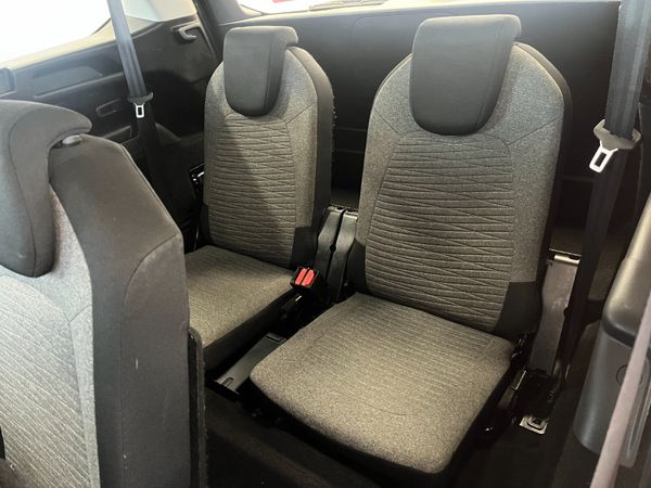 2016 Citroen C4 7 SEATER 369669926