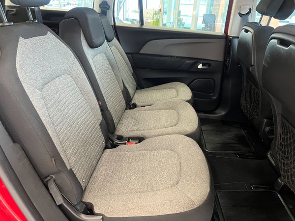 2016 Citroen C4 7 SEATER 369669928