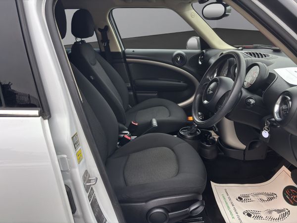 2013 MINI COOPER CROSSOVER (S68) 369673284