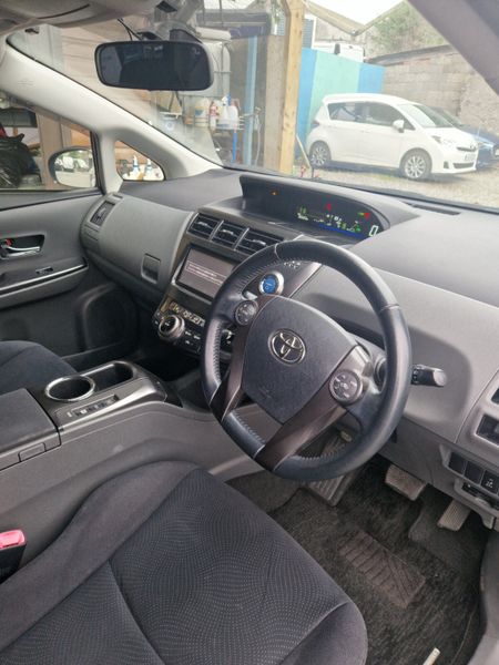 Toyota Prius 7 Seater|rear seat entertainment 369694240