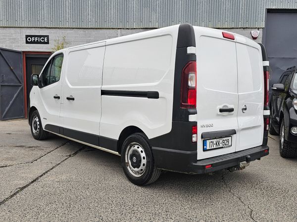 NISSAN NV300 LWB // DOE AND TAX // NO VAT // FSH 369704180