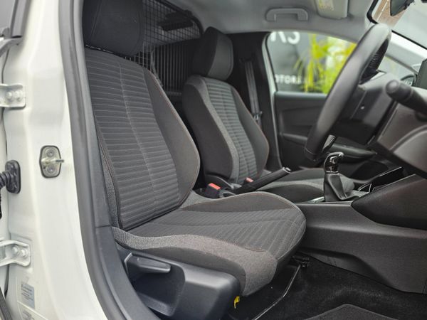 PEUGEOT 208 // 1.2 PETROL COMMERCIAL // PLUS VAT 369703959