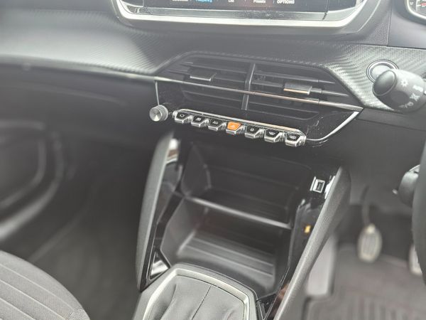 PEUGEOT 208 // 1.2 PETROL COMMERCIAL // PLUS VAT 369703961