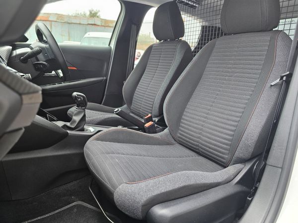 PEUGEOT 208 // 1.2 PETROL COMMERCIAL // PLUS VAT 369703972