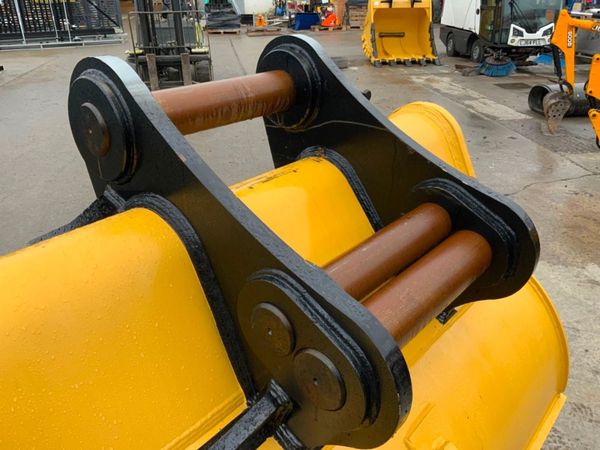 60"  QUARRY / ROCK BUCKET..........100 / 90mm PIN 369735521