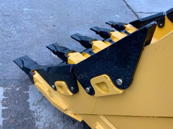 60"  QUARRY / ROCK BUCKET..........100 / 90mm PIN 369735531