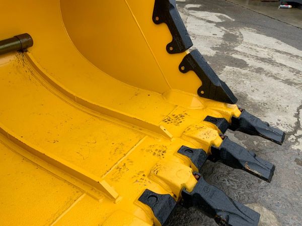 60"  QUARRY / ROCK BUCKET..........100 / 90mm PIN 369735532