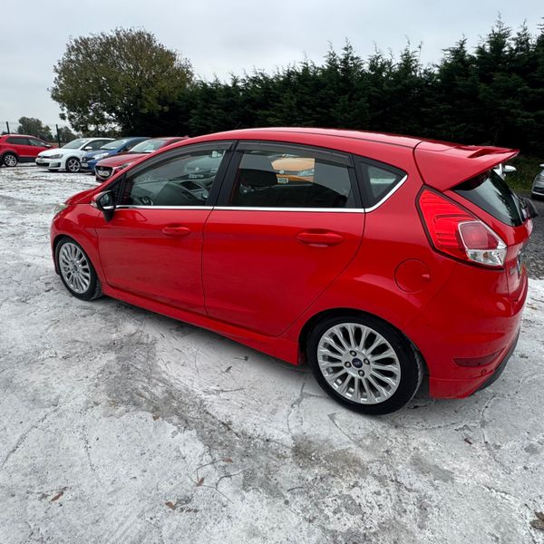 Ford Fiesta 2014 Mint Condition 369739401