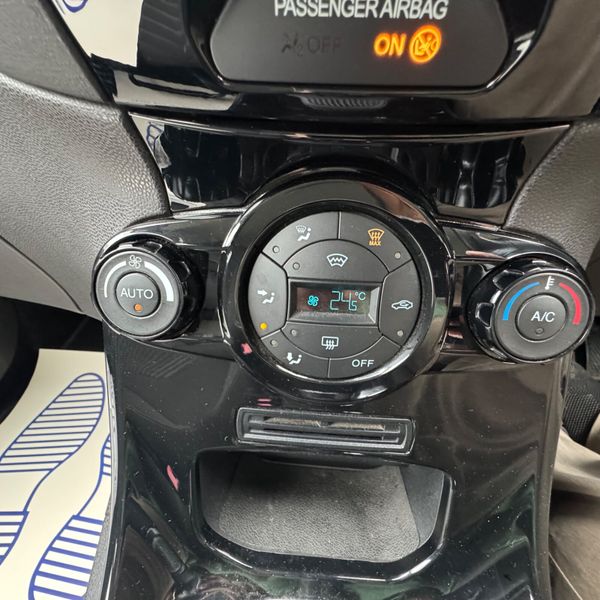 Ford Fiesta 2014 Mint Condition 369739424