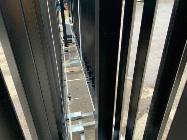 TWIN SIDE CANTILEVER SLIDING GATE........3974. 369745198