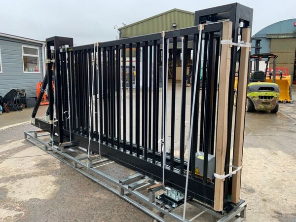 TWIN SIDE CANTILEVER SLIDING GATE........3974. 369745204