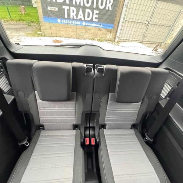 Volkswagen Touran 2016 R-LINE 7 Seater 369741545