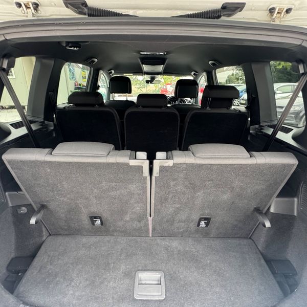 Volkswagen Touran 2016 R-LINE 7 Seater 369741540