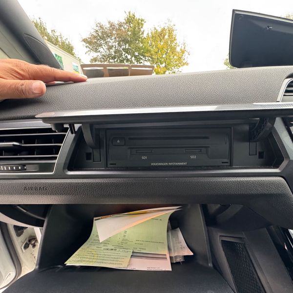 Volkswagen Touran 2016 R-LINE 7 Seater 369741566