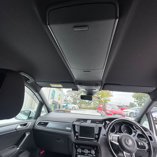 Volkswagen Touran 2016 R-LINE 7 Seater 369741561