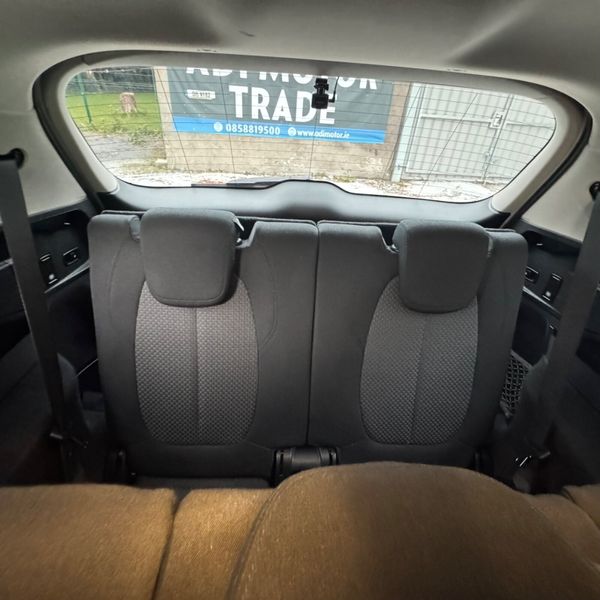 BMW 2-Series 2016 7 Seater 369742136