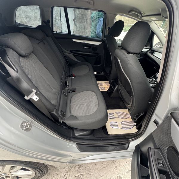 BMW 2-Series 2016 7 Seater 369742131