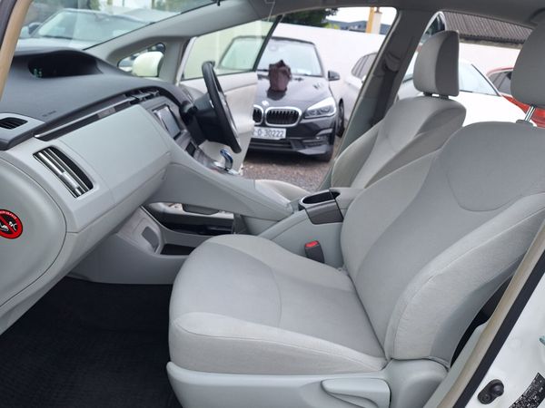 Toyota Prius 2014 | hybrid Self charging 369754481