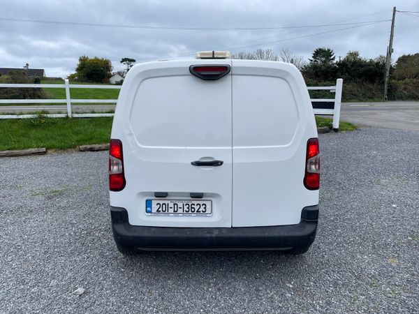 Peugeot Partner 2020 369757867