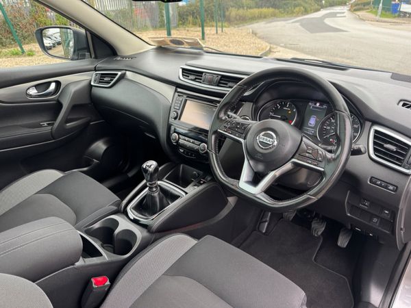 Nissan Qashqai 2017 top spec 369750174
