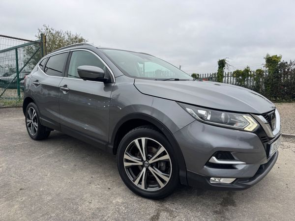 Nissan Qashqai 2017 top spec 369750172
