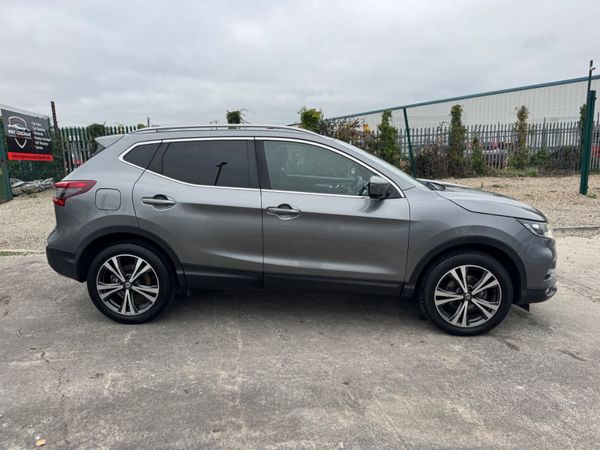 Nissan Qashqai 2017 top spec 369750186