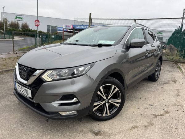 Nissan Qashqai 2017 top spec 369750188