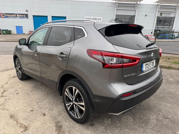 Nissan Qashqai 2017 top spec 369750192