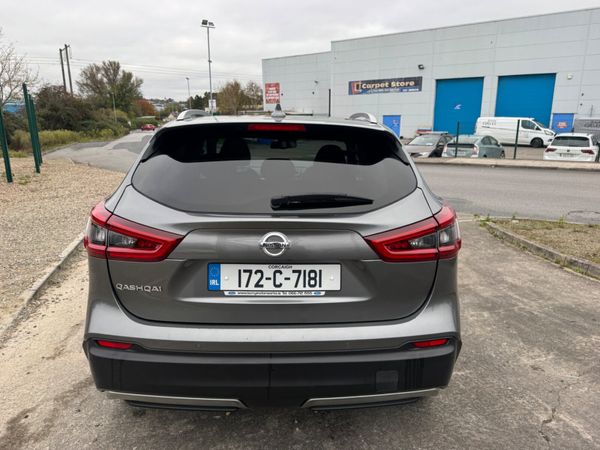 Nissan Qashqai 2017 top spec 369750193