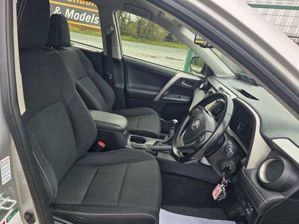 Toyota RAV4 2016 369768345