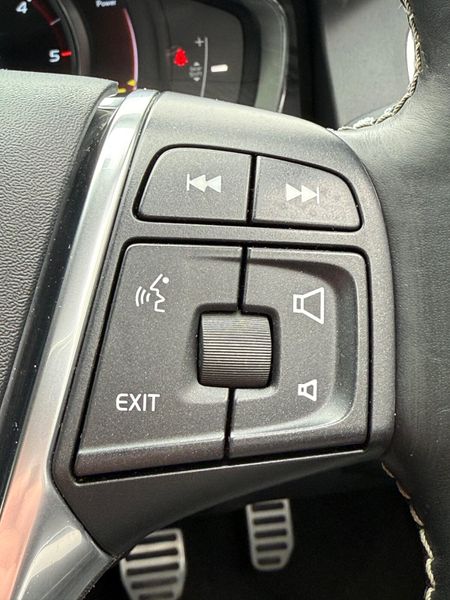 Stunning 161 Volvo XC60 R-Design! 369791806