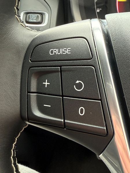 Stunning 161 Volvo XC60 R-Design! 369791808