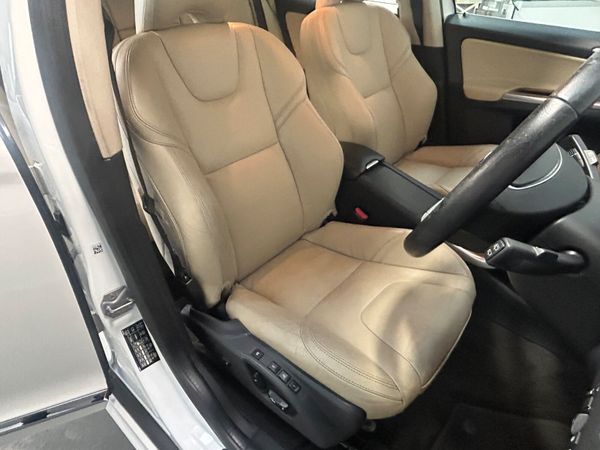 161 VOLVO XC60 2.0D4 SE LUX AUTO - HUGE SPEC 369809070